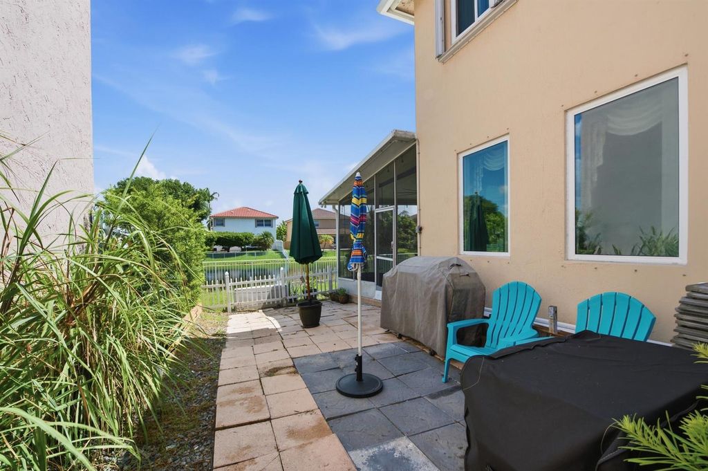 Image 39 of property listing at 9807 NW 20th Street, Pembroke Pines, FL 33024
