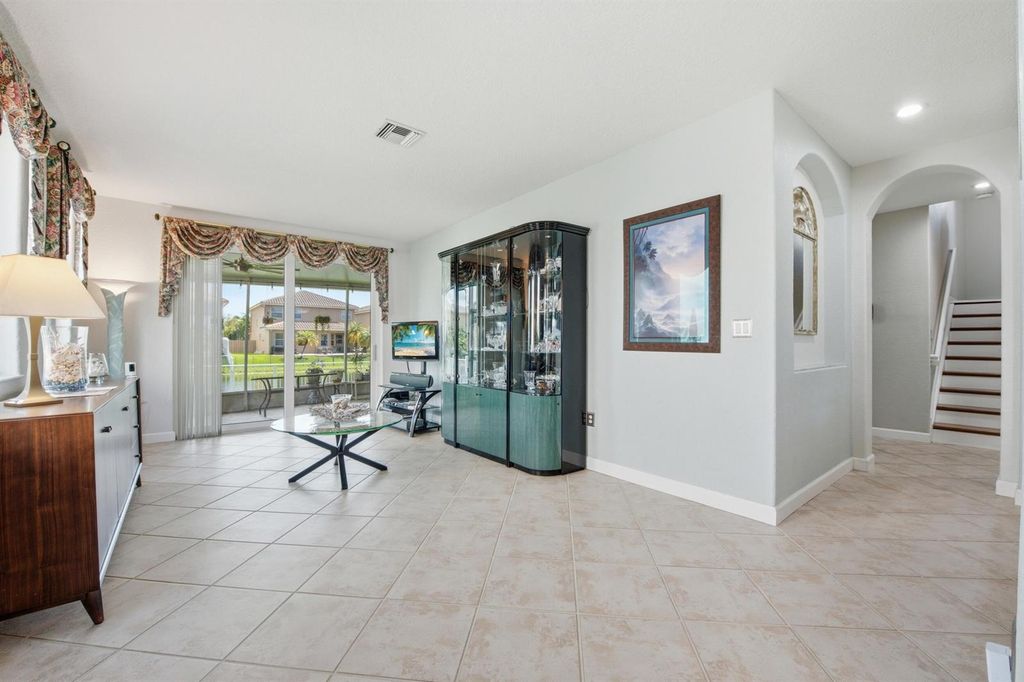 Image 4 of property listing at 9807 NW 20th Street, Pembroke Pines, FL 33024
