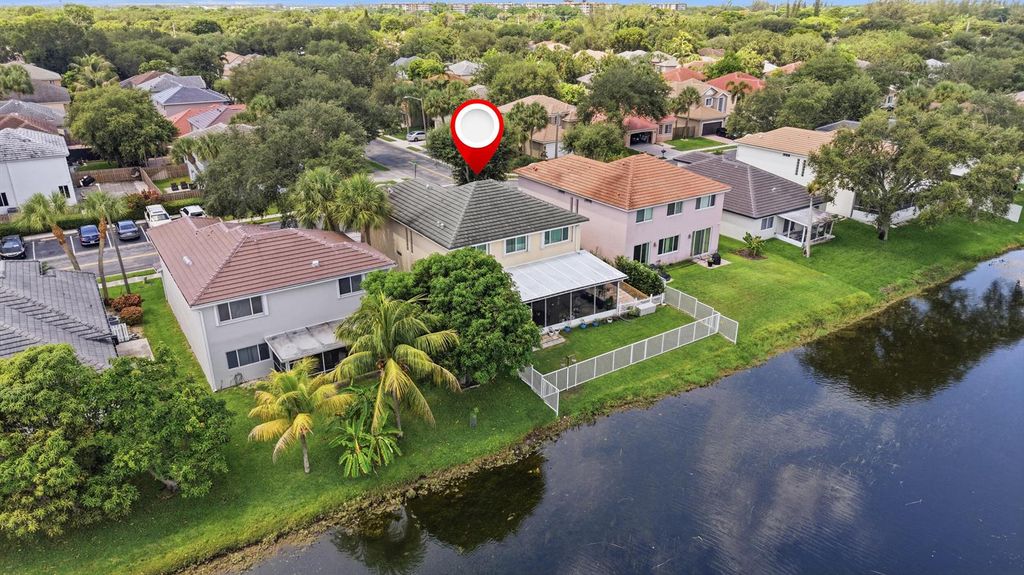 Image 42 of property listing at 9807 NW 20th Street, Pembroke Pines, FL 33024
