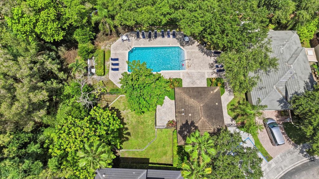 Image 48 of property listing at 9807 NW 20th Street, Pembroke Pines, FL 33024