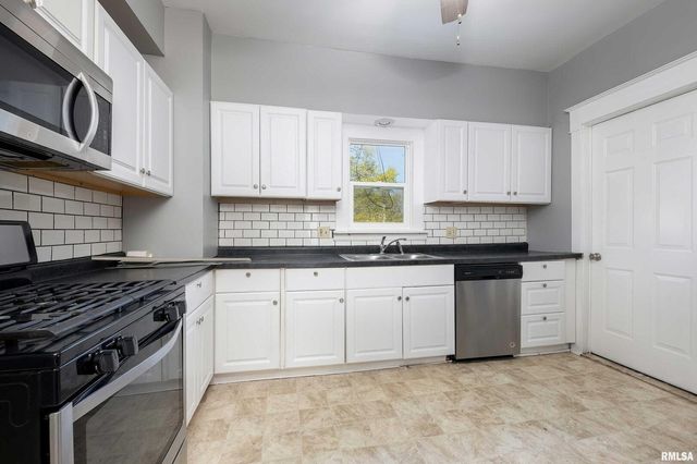 252 W 29th Street, Davenport, IA 52803