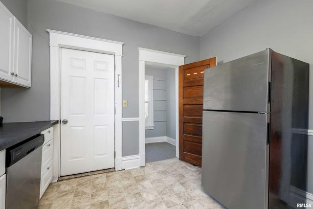 252 W 29th Street, Davenport, IA 52803