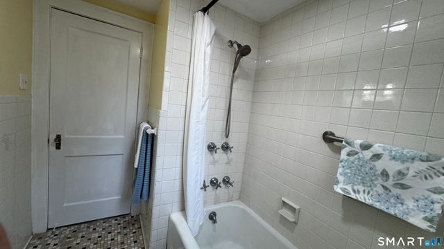 406 Oakwood Avenue, West Hartford, CT 06110