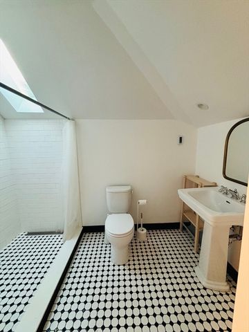 20 Wildwood Ave 20, Newton, MA 02460