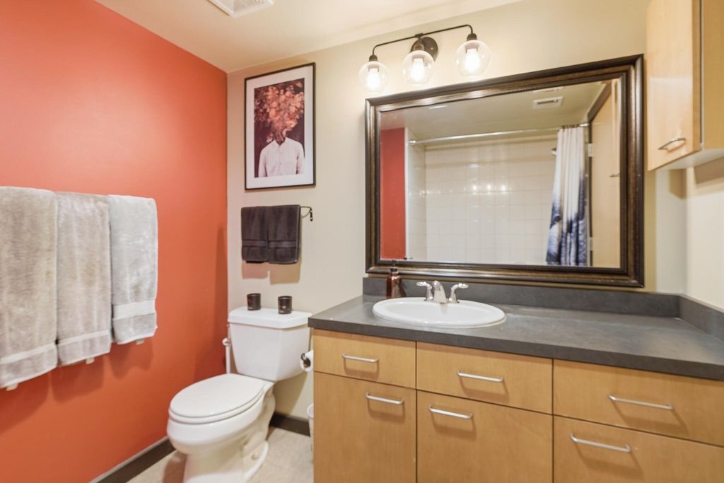 Image 15 of property listing at 300 Tijeras Avenue NE APT 313, Albuquerque, NM 87102