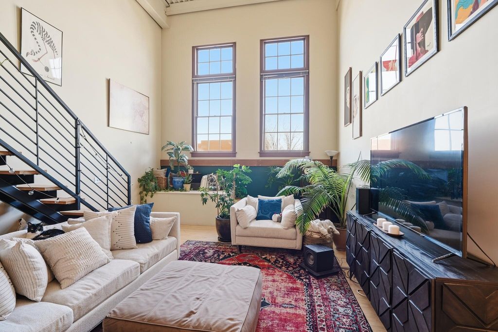 Image 3 of property listing at 300 Tijeras Avenue NE APT 313, Albuquerque, NM 87102