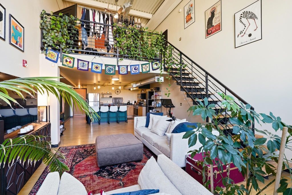 Image 4 of property listing at 300 Tijeras Avenue NE APT 313, Albuquerque, NM 87102