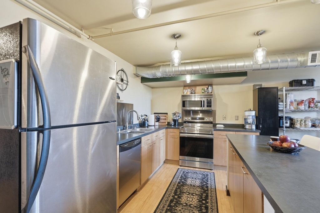 Image 8 of property listing at 300 Tijeras Avenue NE APT 313, Albuquerque, NM 87102