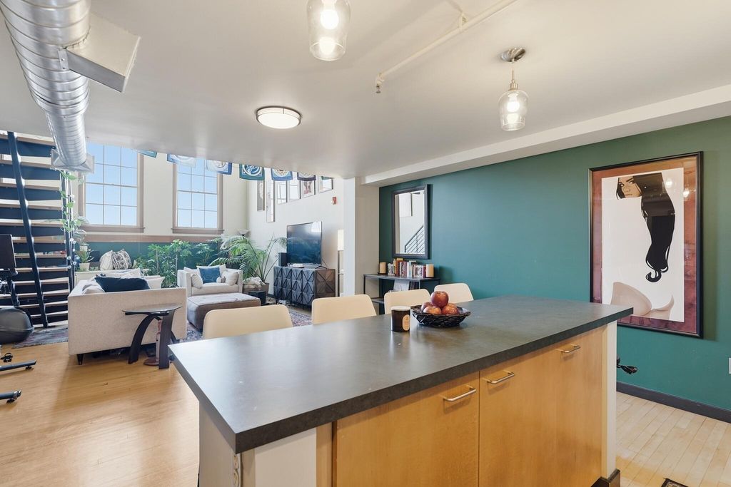 Image 9 of property listing at 300 Tijeras Avenue NE APT 313, Albuquerque, NM 87102