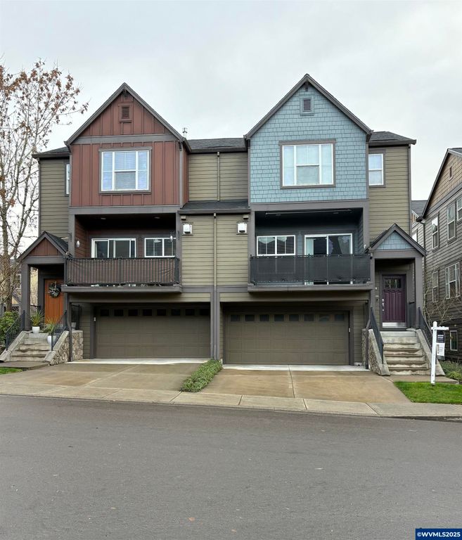 Image 1 of property listing at 10910 SW Huntington Av, Tigard, OR 97223