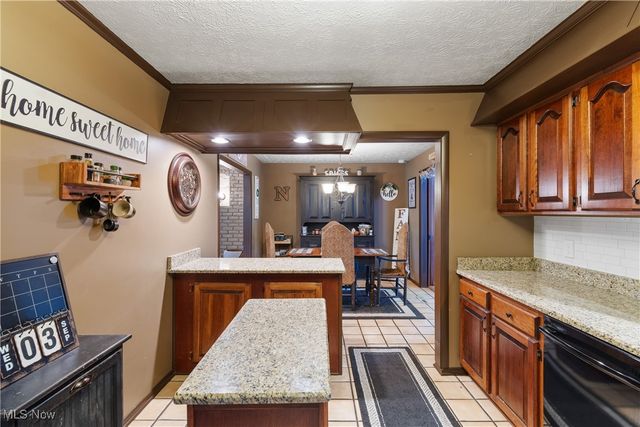 702 Netherwood Avenue NW, Canton, OH 44708