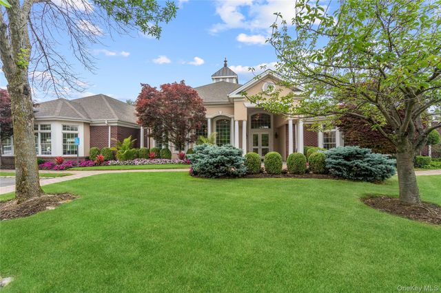 23 Hathaway Lane, Manhasset, NY 11030