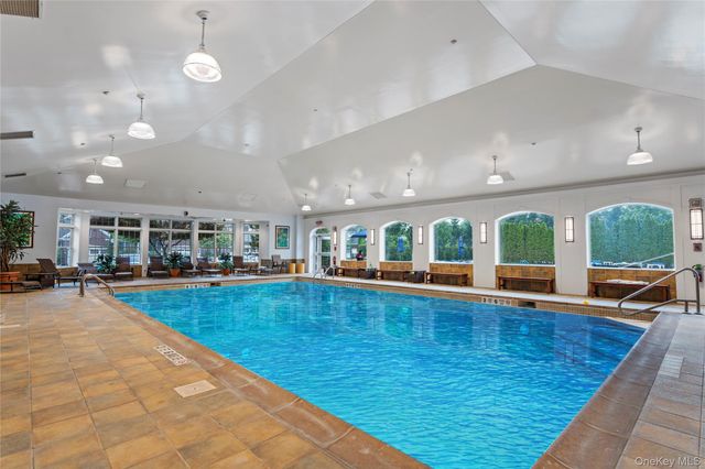 23 Hathaway Lane, Manhasset, NY 11030