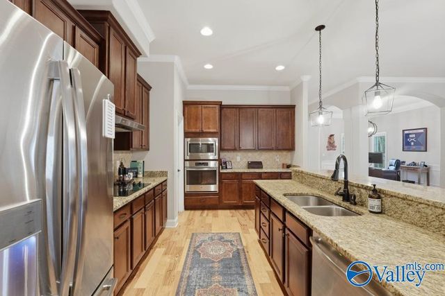 1004 Split Rock Cove, Huntsville, AL 35806