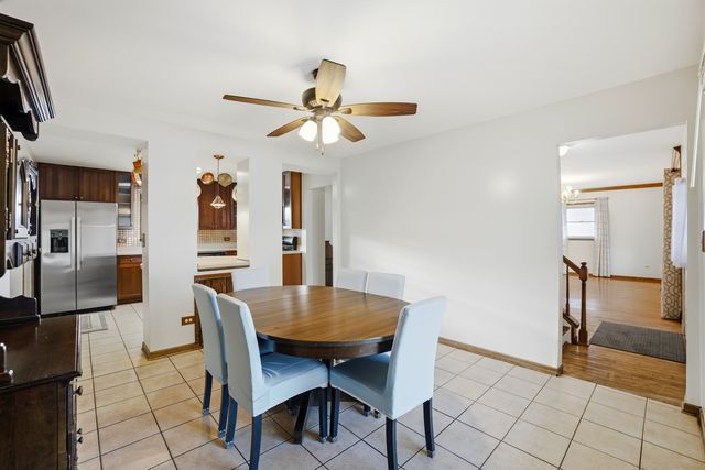 220 Dato Drive, Streamwood, IL 60107