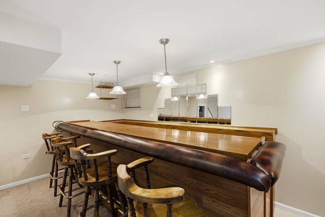 220 Dato Drive, Streamwood, IL 60107