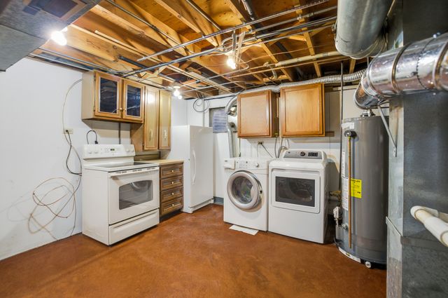 220 Dato Drive, Streamwood, IL 60107