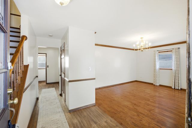 220 Dato Drive, Streamwood, IL 60107