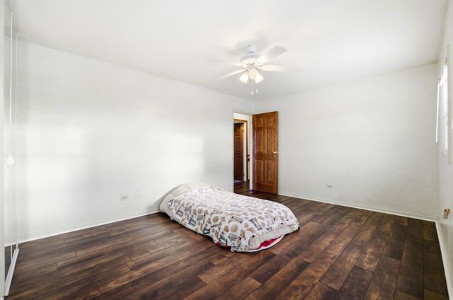 220 Dato Drive, Streamwood, IL 60107