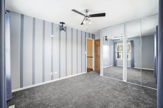 220 Dato Drive, Streamwood, IL 60107