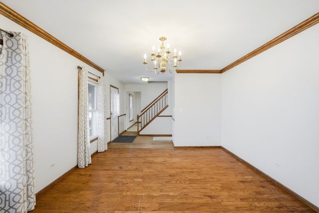 220 Dato Drive, Streamwood, IL 60107