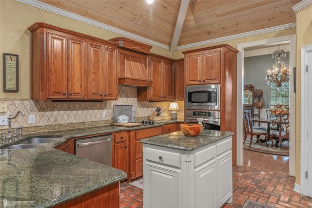 400 Crouch Road, Benton, LA 71006