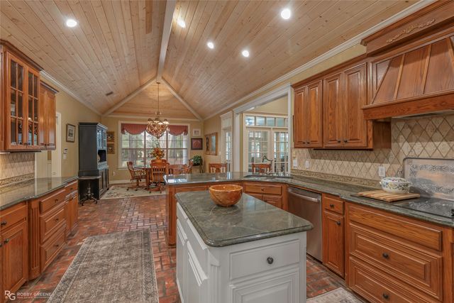 400 Crouch Road, Benton, LA 71006