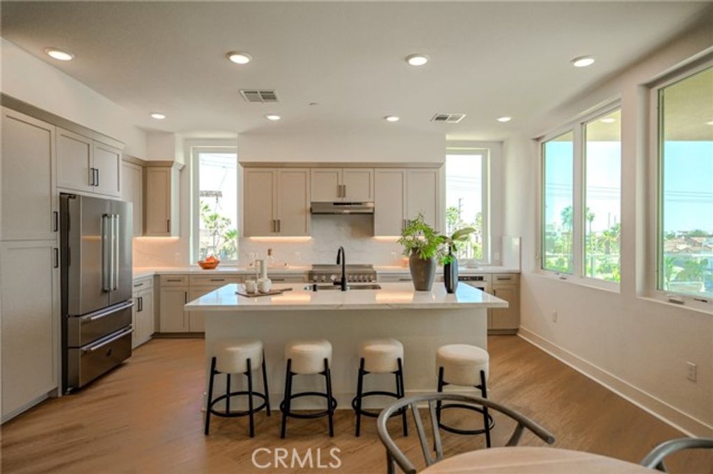 414 Main 400, Huntington Beach, CA 92648