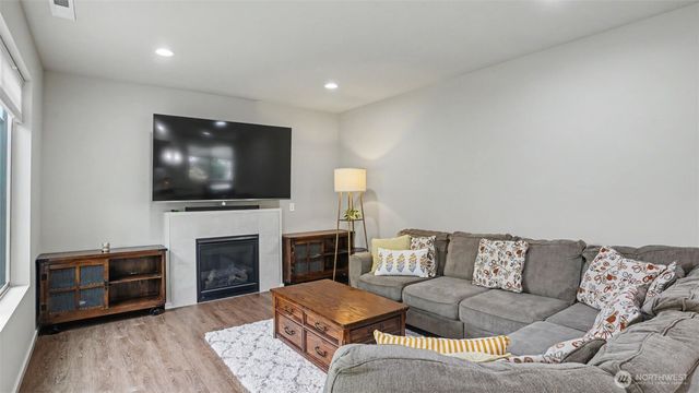 22509 SE 283rd, Maple Valley, WA 98038