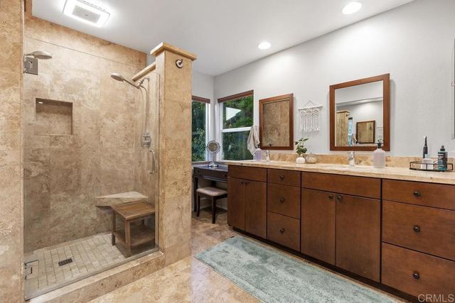 3297 Meadow Crest Place, Escondido, CA 92027