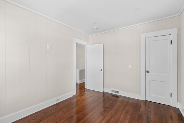 189 Derby Avenue, Orange, CT 06477