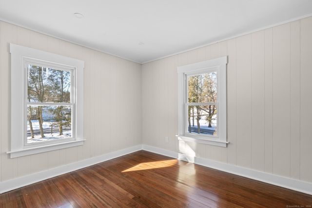 189 Derby Avenue, Orange, CT 06477