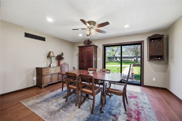 6401 Hickory Boulevard SE, Cedar Rapids, IA 52403