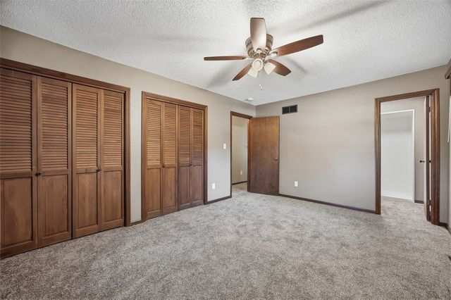 6401 Hickory Boulevard SE, Cedar Rapids, IA 52403