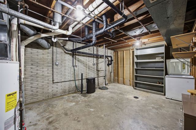 6401 Hickory Boulevard SE, Cedar Rapids, IA 52403