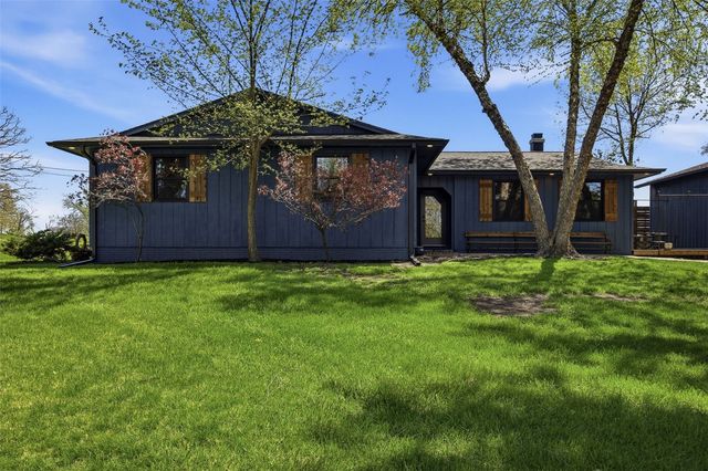 6401 Hickory Boulevard SE, Cedar Rapids, IA 52403