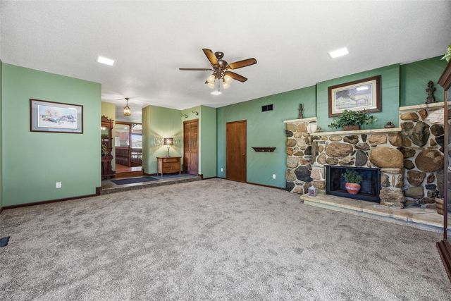 6401 Hickory Boulevard SE, Cedar Rapids, IA 52403