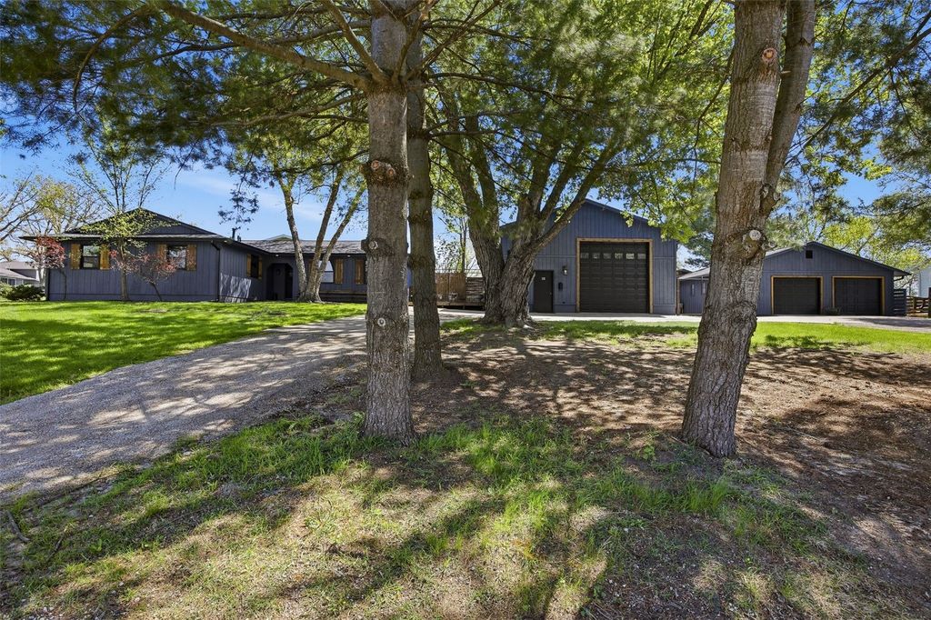 6401 Hickory Boulevard SE, Cedar Rapids, IA 52403