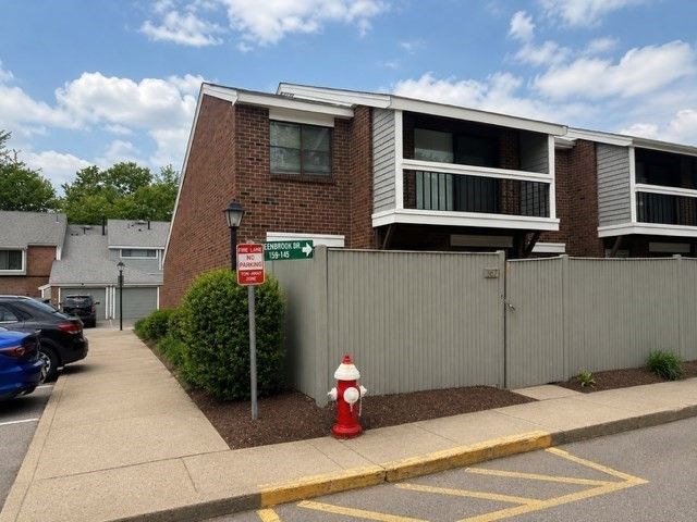 167 Greenbrook Dr 167, Stoughton, MA 02072