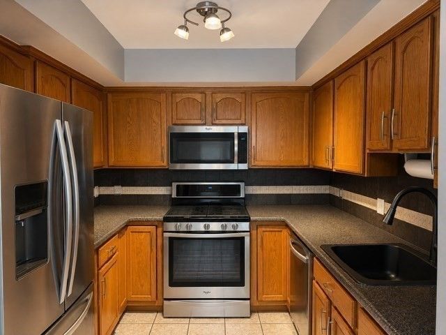 167 Greenbrook Dr 167, Stoughton, MA 02072