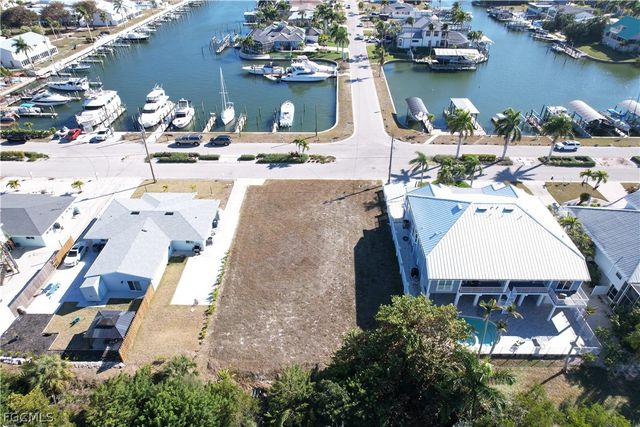 12110 Siesta DR, Fort Myers Beach, FL 33931