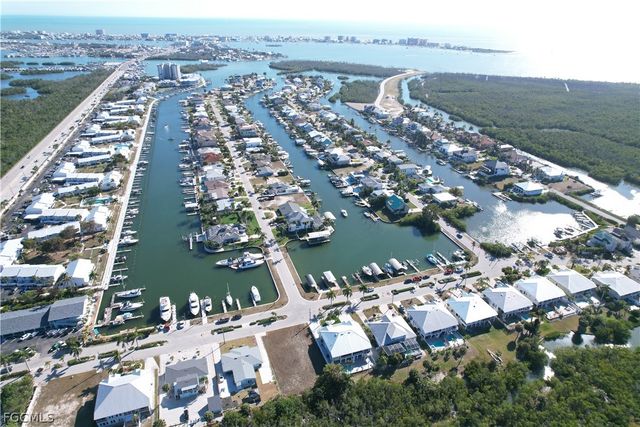 12110 Siesta DR, Fort Myers Beach, FL 33931