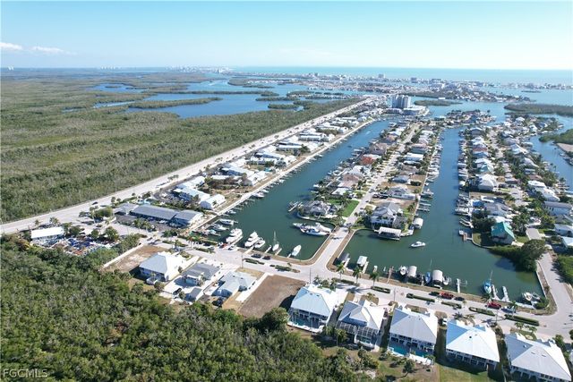 12110 Siesta DR, Fort Myers Beach, FL 33931