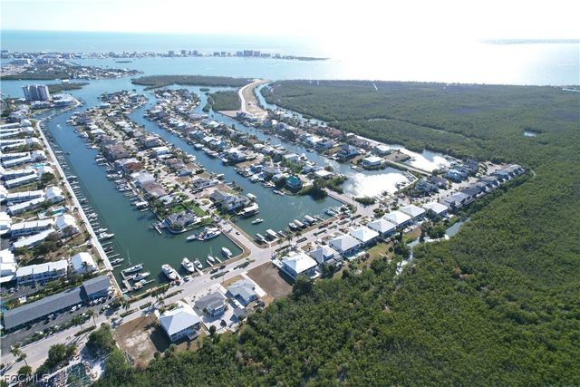 12110 Siesta DR, Fort Myers Beach, FL 33931