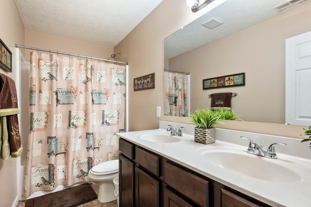 5194 MacClellan Street N, Groveport, OH 43125