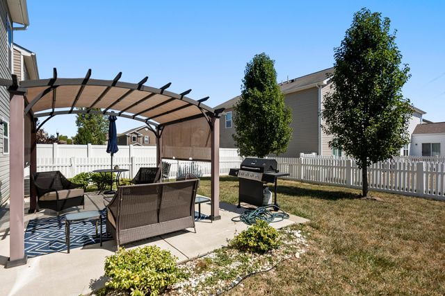 5194 MacClellan Street N, Groveport, OH 43125