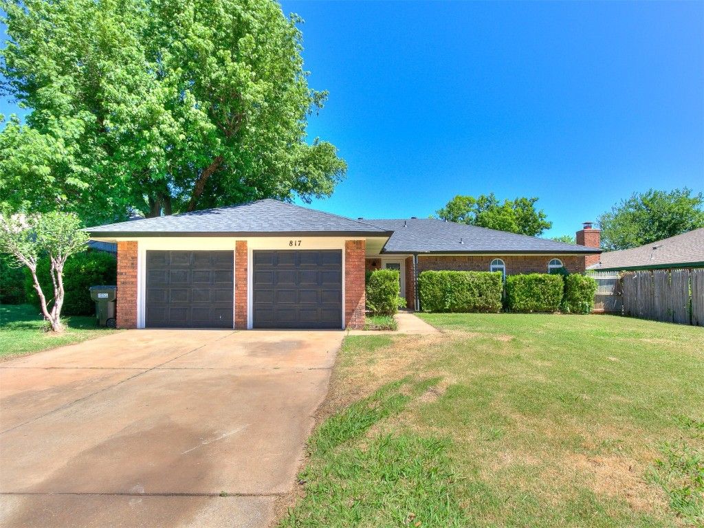 817 E Hills Drive, Moore, OK 73160