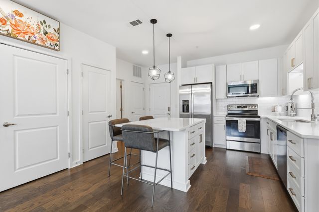 1677 54th Ave N Apt 320, Nashville, TN 37209