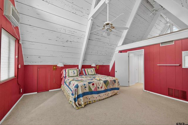 520 Hideaway Ln E, Hideaway, TX 75771