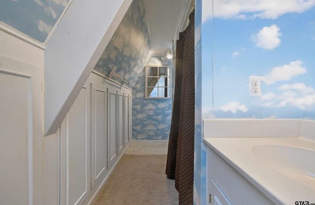 520 Hideaway Ln E, Hideaway, TX 75771